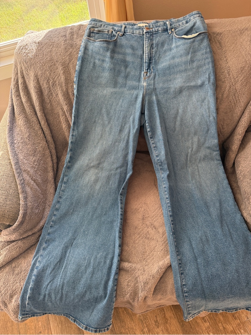 Good American Light Blue Wide Leg Flare Jeans